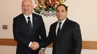 Подобряването на търговско икономическите отношения между България и Сърбия обсъдиха министърът