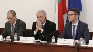 Аврамопулос подчертава, че България е ключова в миграционния поток от Турция