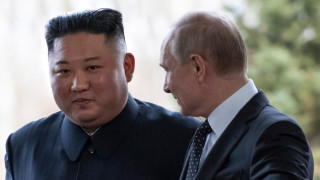 Звезден миг за Ким с Путин да заобиколи Китай и да получи достъп до руски военни технологии  
