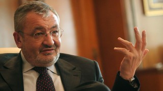 Бившият финансов министър в Румъния Себастиан Владеску плати с имоти