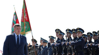 Вицепремиерът и министър на отбраната Красимир Каракачанов изрази своето притеснение