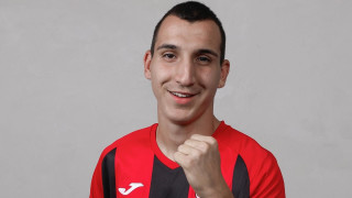 Халфът на Локомотив София Кристиан Чачев подписа първия си професионален