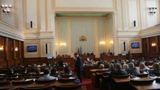 Със спорове започнаха обсъжданията за декларацията за Северна Македония и