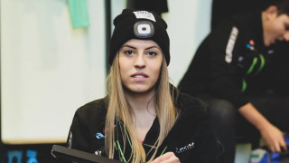 Най добрата ни състезателка по шорттрек Катрин Маноилова все пак ще