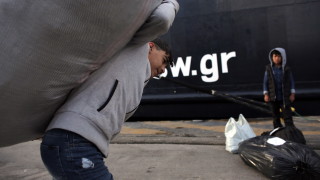 Тръгват фериботите до всички гръцки острови