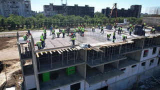 Минималната работна заплата в строителството се повишава с 12