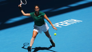 Изабелла Шиникова претърпя поражение в първия кръг на сингъл на