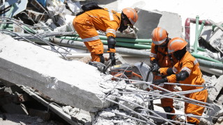 Жертвите на бедствията от последите седмици в Индонезия достигнаха 1560