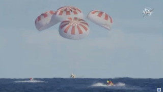 Капсулата SpaceX Dragon се завърна на Земята