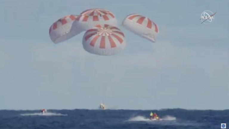 Капсулата SpaceX Dragon напусна Международната космическа станция (МКС) и се