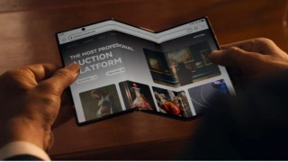 Точно преди години Huawei представи първия в света двойно сгъваем