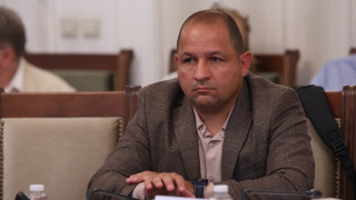 Борба се разрази в парламента кой да оглави временната комисия