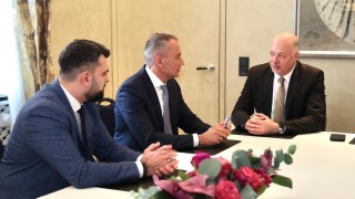 Премиерът Росен Желязков и министърът на външните работи Георг Георгиев