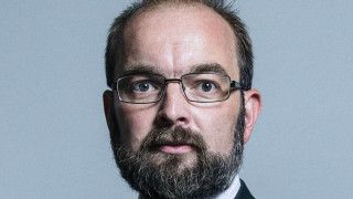 Депутат от британската Консервативна партия поиска организиране на вот на