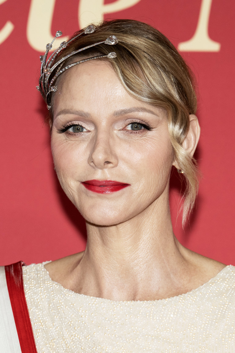 Специалната тиара