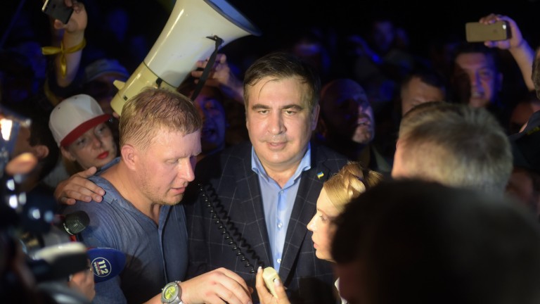 Киев разследва Саакашвили за незаконно проникване в Украйна