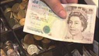 Дългът на Великобритания за първи път надхвърли 1 трлн. лири