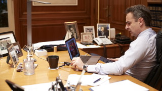 Гърция забранява влизането на всички негръцки или граждани на ЕС