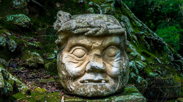 Цивилизацията на маите е една от най-интересните и изследвани от