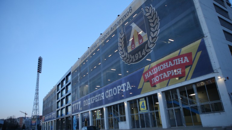Заплати в Левски, пари не взеха само директорите, Хубчев и помощниците му