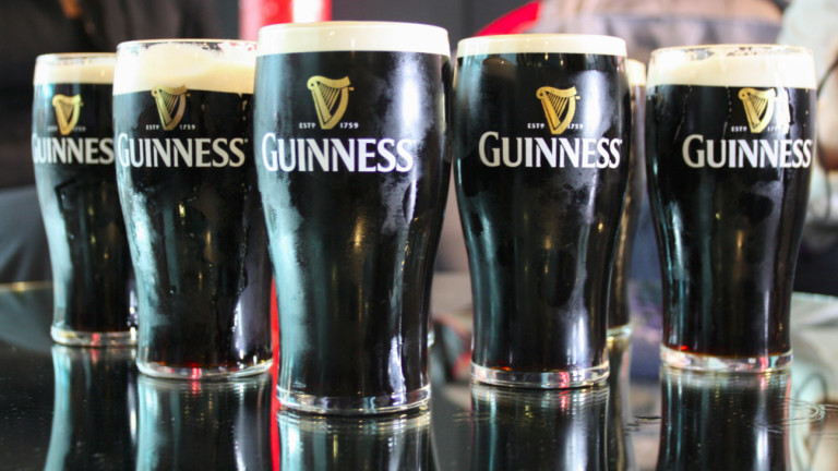 Има ли връзка между бирата Guinness и Книгата за рекордите на Гинес