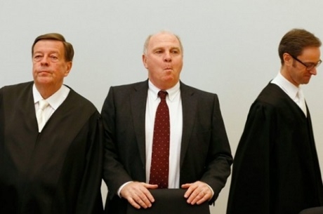 Президентът на Байерн обеща да не "създава проблеми" на Хьонес