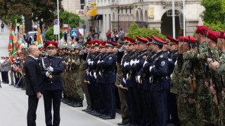 През последните десетилетия българската войска беше подлагана на всевъзможни експерименти