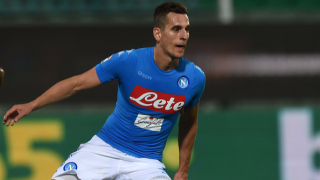 Нападателят на Наполи Аркадиуш Милик определено няма късмет Таранът