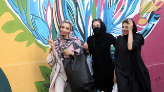 Министерството на здравеопазването на Иран информира че 113 души са