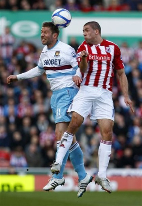 Стоук Сити стигна "Уембли" след бой над Уест Хем