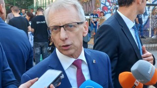 Манипулирано видео или дълбока фалшификация дийпфейк deepfake с лицето и