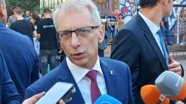 Дийпфейк с Денков – МС предупреждава, че събира и лични данни