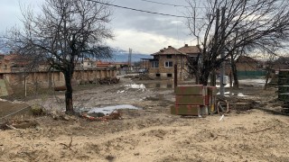 93 семейства от наводнените карловски села Войнягово и Каравелово получиха климатици