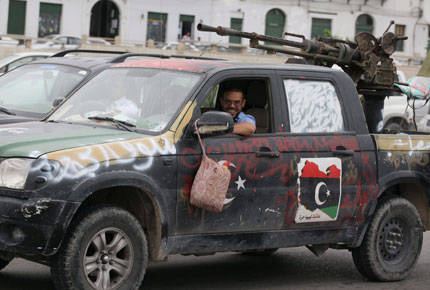 Либия иска НАТО да остане поне още месец