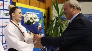 Зам министърът на младежта и спорта Стоян Андонов участва в откриването