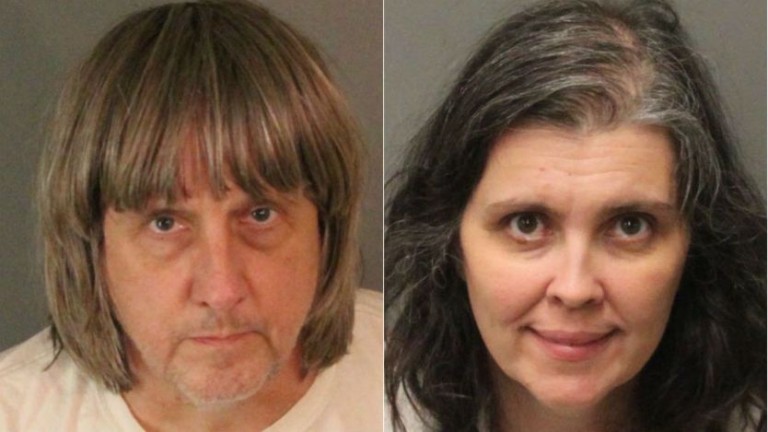 Семейна двойка от Калифорния е арестувана, след като властите са