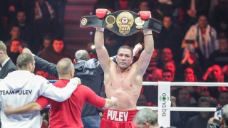 Българският боксьор Кубрат Пулев отново показа че е много широко
