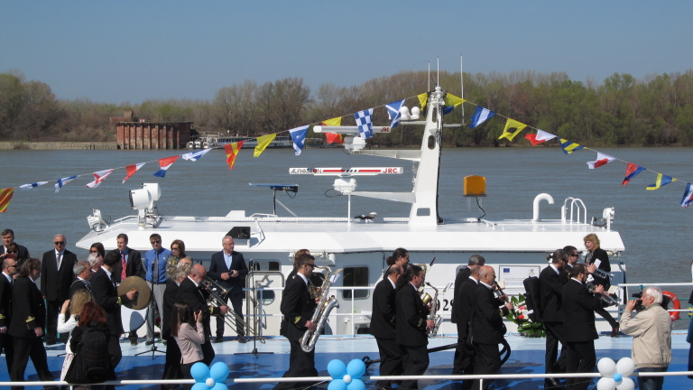 Пуснаха първия ни хидрографски кораб в река Дунав