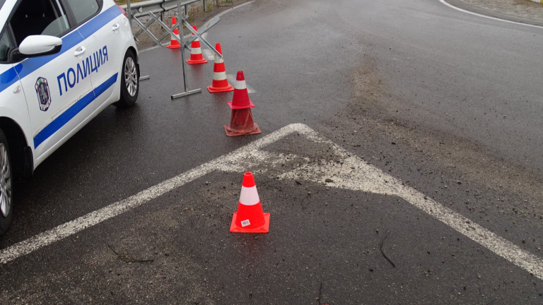 Тежка катастрофа между ТИР и кола взе жертва