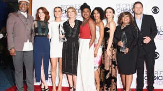 Актрисите Сара Дрю Ейприл и Джесика Капшоу Аризона напускат един