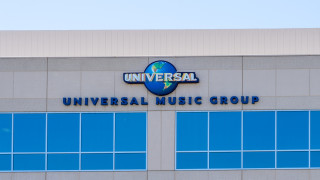 Най голямата звукозаписна компания в света Universal Music Group UMG подаде