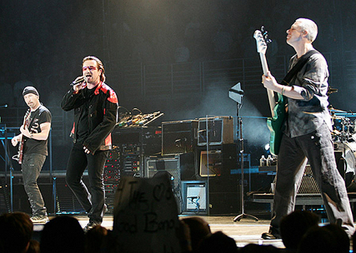 U2 ще свирят на наградите Брит