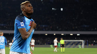 Голямата звезда на Наполи Виктор Осимен официално подписа нов договор