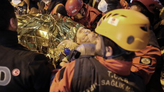 Броят на жертвите от инцидента с падналата сграда в Истанбул