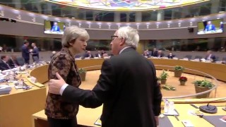 Премиерът на Великобритания Тереза Мей гневно се опълчи на председателя