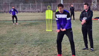 Димитър Бербатов стартира работа като треньор в Етър но засега