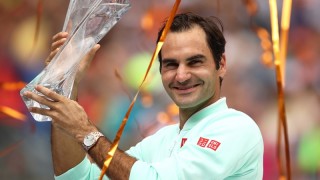 Снощи Роджър Федерер стана първият тенис шампион триумфирал на Хард