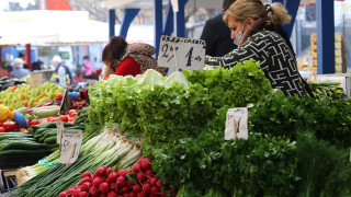 Проверяват пазарите, а пишат актове с нежелание