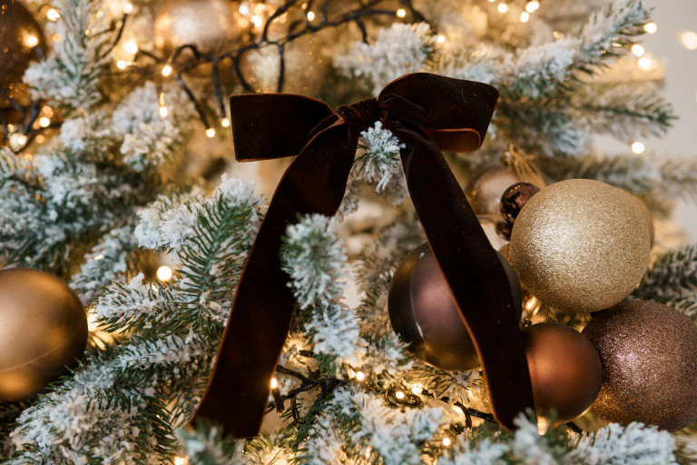 Актуални са и наситени цветове като тъмнокафяво