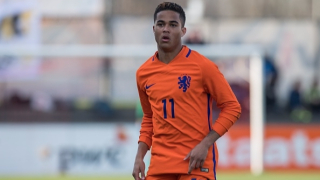 Нападателят на Аякс Джъстин Клуйверт предизвика интереса на немския